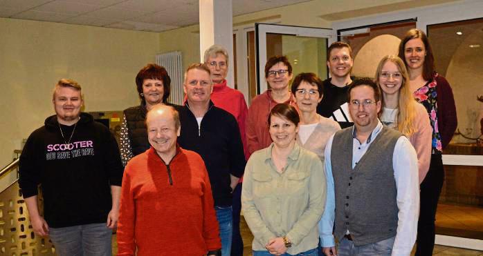 Auf bewährte Vorstandskräfte setzt der SC 83 Mettinghausen (v.l.): Jonas Iseke, Ulrike Sudhoff, Werner Sudhoff, Thomas Brunnert, Christel Rennemeier, Ursula Sudhoff, Sarah Brunnert, Anni Sudhoff, Dominik Sudhoff, Sebastian Korte, Maria Haselhorst und Maren Hoppe.