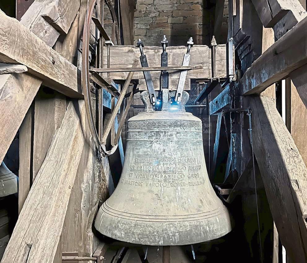 Nach der Reparatur kann die Glocke Nummer zwei in der Anröchter Pankratiuskirche wieder wie gewohnt ihren Dienst verrichten.