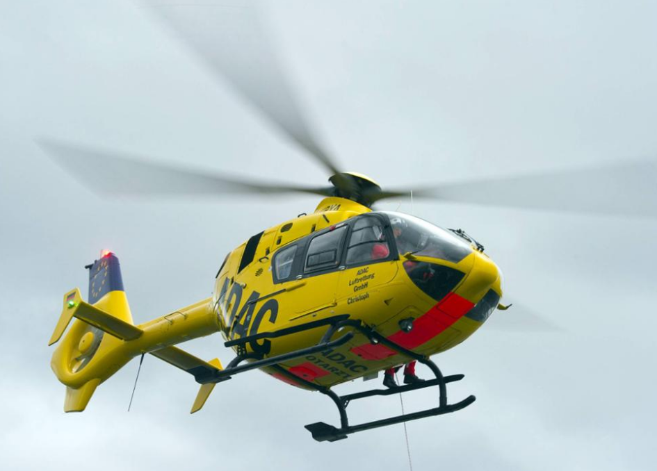 Am Donnerstagabend kreiste ein Helikopter über der Stadt Geseke. Symbolfoto: dpa 