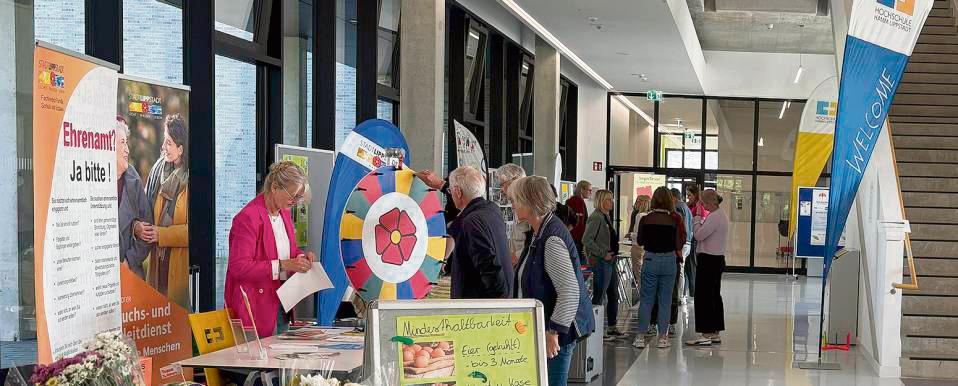 Gut 200 Besucher hat eine Ehrenamtsmesse auf den Campus gelockt. Die meisten Vereine würden wieder teilnehmen – viele Kontakte (auch für andere Ideen) wurden geknüpft.