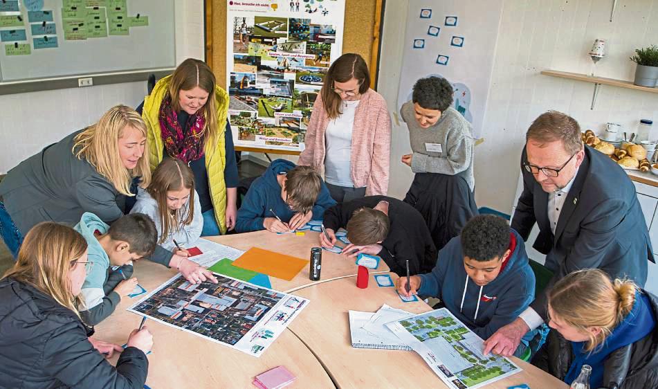 In einem Workshop steckten die Kids die Köpfe für Anröchtes Zentrum zusammen.