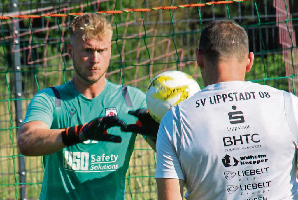 Wird gegen Holzwickede 45 Minuten lang das Tor des SV Lippstadt hüten: Luca Beermann. Welcher Keeper noch zum Einsatz kommen wird, ist offen. Foto: Heinke