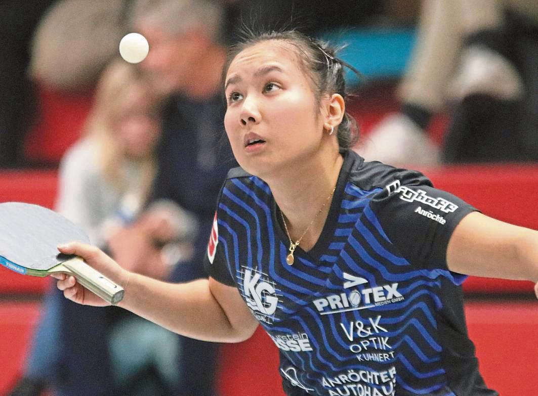 Im Kellerduell in Offenburg blieb die Anröchterin Loan Le im Einzel ungeschlagen und steuerte somit zwei wichtige Punkte zum 6:1-Erfolg des TTK bei. Foto: Thomas Wiegand