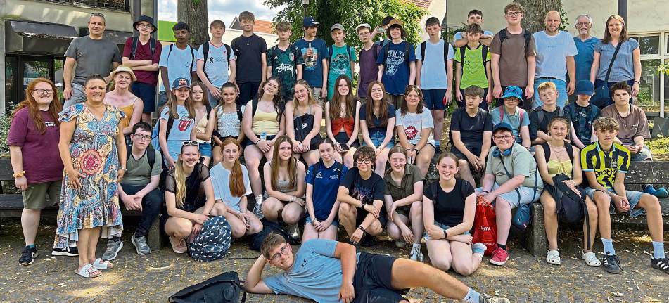 Englischer Besuch am Rüthener Gymnasium: Die neunte Klasse der John Masefield High School aus Ledbury. Foto: A. Bsdurek