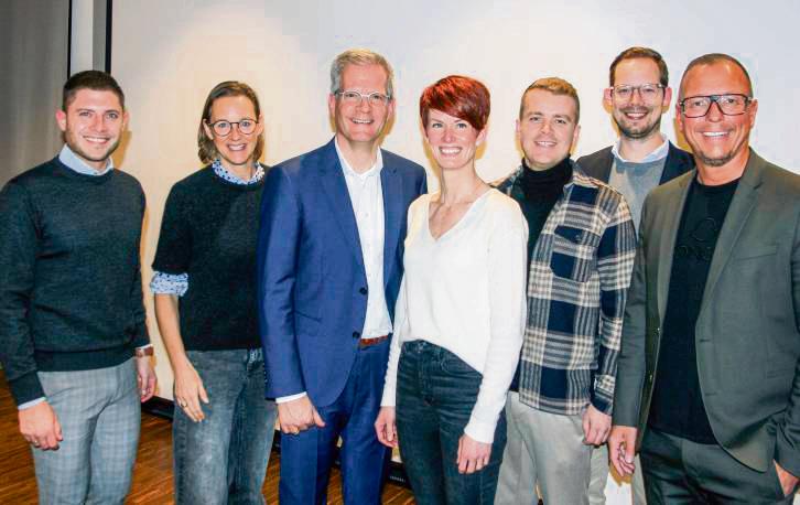 Der Vorstand des Standortforums (v.l.): Tom Glauner, Gabriele Staats, Matthias Wiehen, Stephanie Lönne, Maximilan Brannekemper, Florian Wissuwa und Ingo Arndt. Geschäftlich verhindert fehlten Allan Brülle und Godehard Pöttker. Foto: Axel Schwade