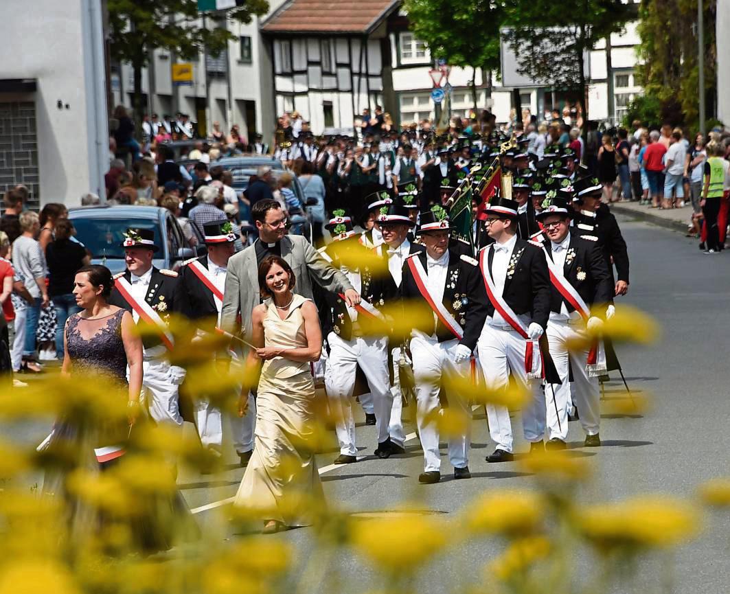 Zum Stadtschützenfest (im Bild die erste Auflage 2017) kommen alle fünf Jahre alle Geseker Schützenvereine zusammen und feiern. Archivfoto: Dieter Tuschen