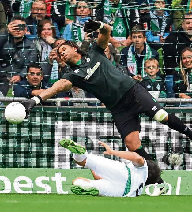 Eine echte Type: Ex-Nationaltorhüter Tim Wiese von Werder Bremen spielt mit beim Charity-Match von Matze Knop.