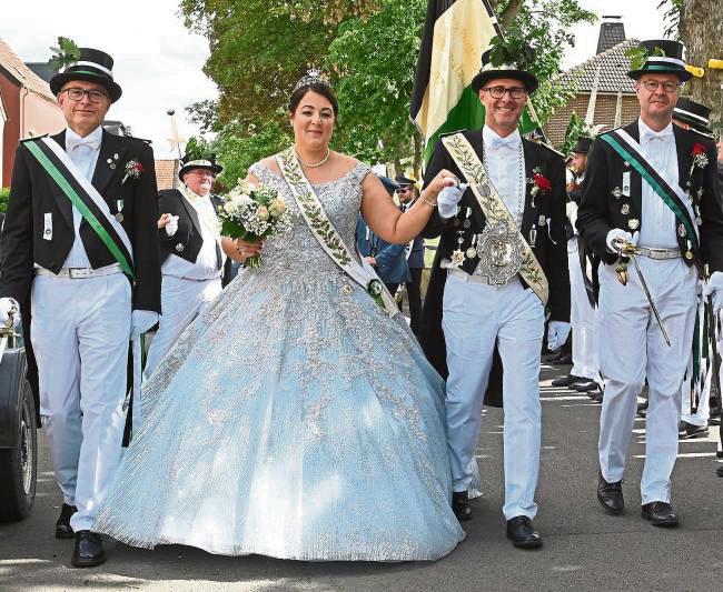 Den Beginn ihrer Regentschaft feierten Frederik und Katrin Wernze mit einem Festzug durch Geseke. Foto: Tuschen