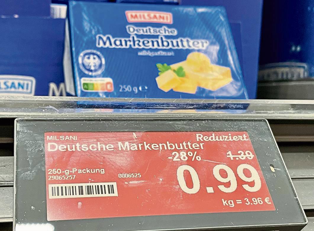 99 Cent für ein Päckchen Butter: Die Milchbauern in der Region hoffen darauf, dass dies nur ein temporäres Lockmittel des Lebensmittel-Einzelhandels ist. Foto: Winkelmann