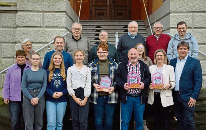 In einer kleinen Feierstunde hat die Stadt jetzt den Heimatpreis 2024 an die Gewinner vergeben. Foto: Kossack