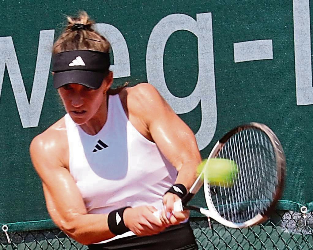 Praktisch über Nacht von der Nummer 1 zur Nummer 2 bei den Erwitte Open: Irene Burillo steht nach ihrem Zweisatz-Sieg im Achtelfinale des 25 000-Dollar-Turniers. Foto: Lütkehaus