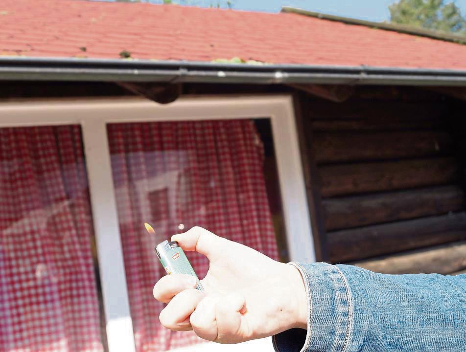 Das Anzünden einer Gartenhütte ist Brandstiftung. Symbolfoto: Stallmeister