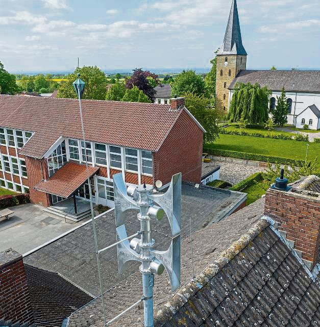 Auch die Sirene auf dem Dach der Grundschule in Mellrich wird wohl am Donnerstag um 11 Uhr heulen. Foto: Eickhoff
