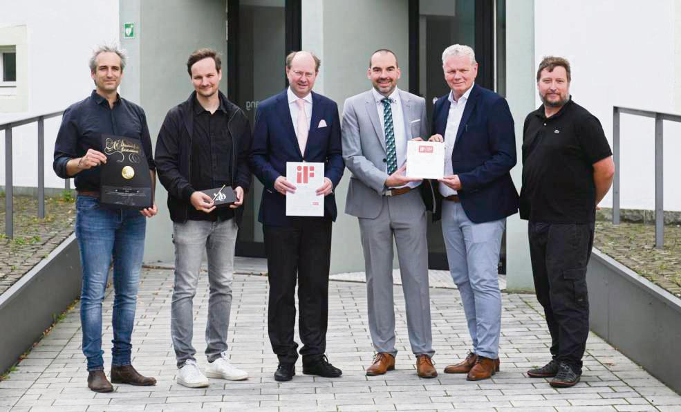 Freuen sich über die Designpreise für den Evangeliarraum im Museum Abtei Liesborn (v.l.): Christian Koch (BOK+Gärtner), David Bücker (DBCO), Landrat Dr. Olaf Gericke, Museumsleiter Dr. Sebastian Steinbach, Hendrik Borgstedt (Amt für Hochbau und Immobilienmanagement des Kreises Warendorf) und Christian Oberteicher (DBCO). Foto: Tuschen