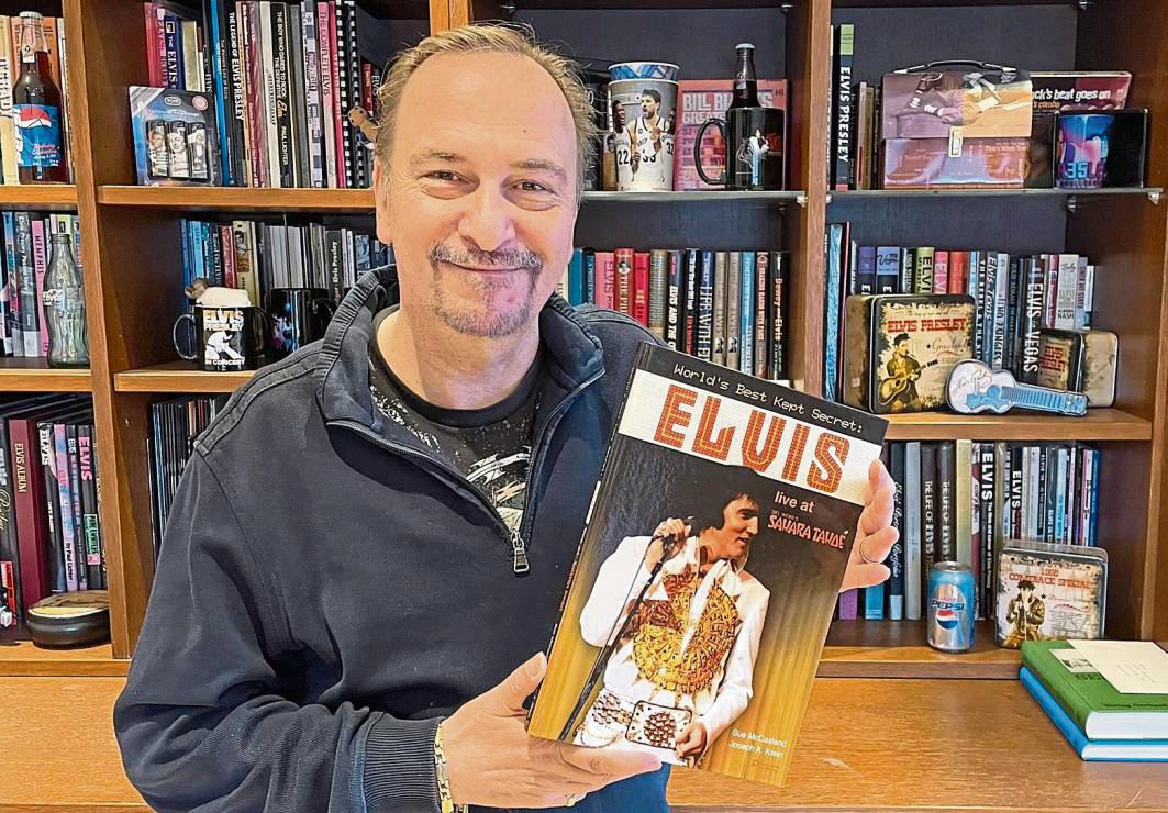 Seit Kindertagen hat Gregor Retkowski das Elvis-Fieber gepackt. In seinem Verlag Praytome Publishing verlegt er Bildbände und DVDs mit bisher unveröffentlichtem Material. Foto: Kristina Rückert