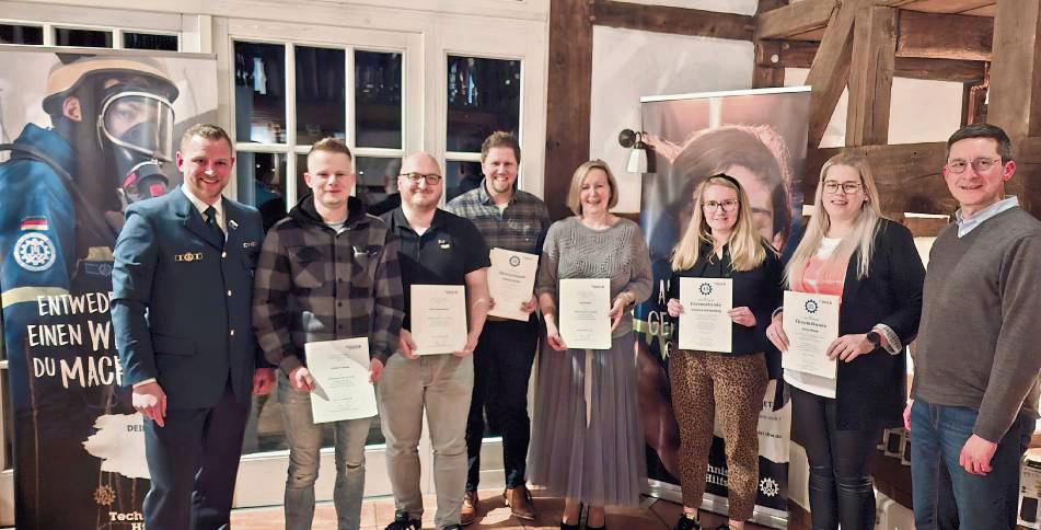 Berufen und ausgezeichnet: (v.l.) Oliver Hesse, Joshua Gunning, Mart Timmermann, Stephan Berglar, Anne Marke, Christina Schulenberg, Anna Hesse und Sascha Meyer. Foto: Harbich