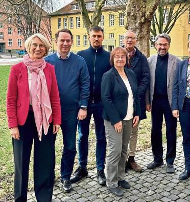 Kooperation vereinbart (v.l.): Wirtschaftsförderin Carolin Brautlecht, Thomas Meyerhans, Jan Bogdanovich (beide Also), Prof. Mechthild Freitag (FH Südwestfalen), Prof. Dr.-Ing. Gustavo Möller-Hergt (Also), Bürgermeister Dr. Eckhard Ruthemeyer.