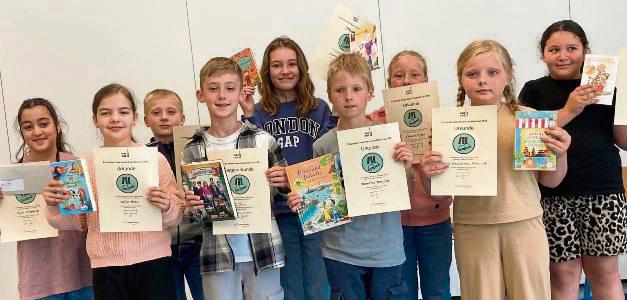 Teilgenommen am Vorentscheid in Benninghausen haben Ayla Altintop und Maxim Schröder von der Martinschule Cappel, Jolien Bauer und Olivia Leszczewicz-Fronczac von der Grundschule an der Pappelallee, Noah Matis und Sofia Tews von der Andersen-Schule sowie Hendrik Berglar und Franziska Pütter von der Grundschule Benninghausen.