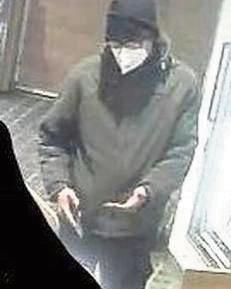 Die Polizei sucht nach einem Überfall nach diesem Mann. Foto: Polizei Paderborn