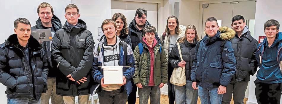 Die Zehntklässler der Geseker Sekundarschule konstruieren nicht nur die Gondel für den Ballon, sondern sie sollen sich auch kreative Experimente ausdenken.
