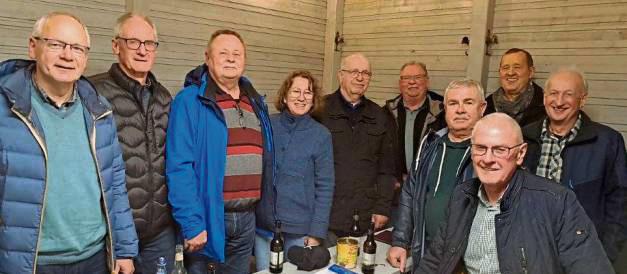 Die Vereinsvertreter der Hobbyliga im Boulesport trafen sich in Overhagen, um die neue Saison zu planen.