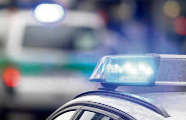 Gleich zweimal mussten Feuerwehr und Polizei in den frühen Morgenstunden zu Donnerstag zu Bränden im Stadtgebiet ausrücken. Foto: dpa