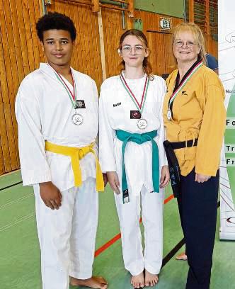 Im Bereich Technik überzeugten die Geseker Taekwondo-Sportler (v.l.) Matthew Keßler, Lena Sivka und Susanne Brand beim Westfalen-Cup in Dortmund.
