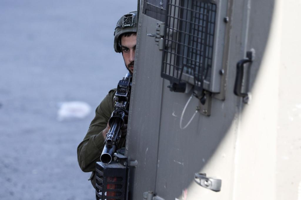 Ein israelischer Soldat im Einsatz im Westjordanland. (Symbolbild) - Foto: Ayman Nobani/dpa