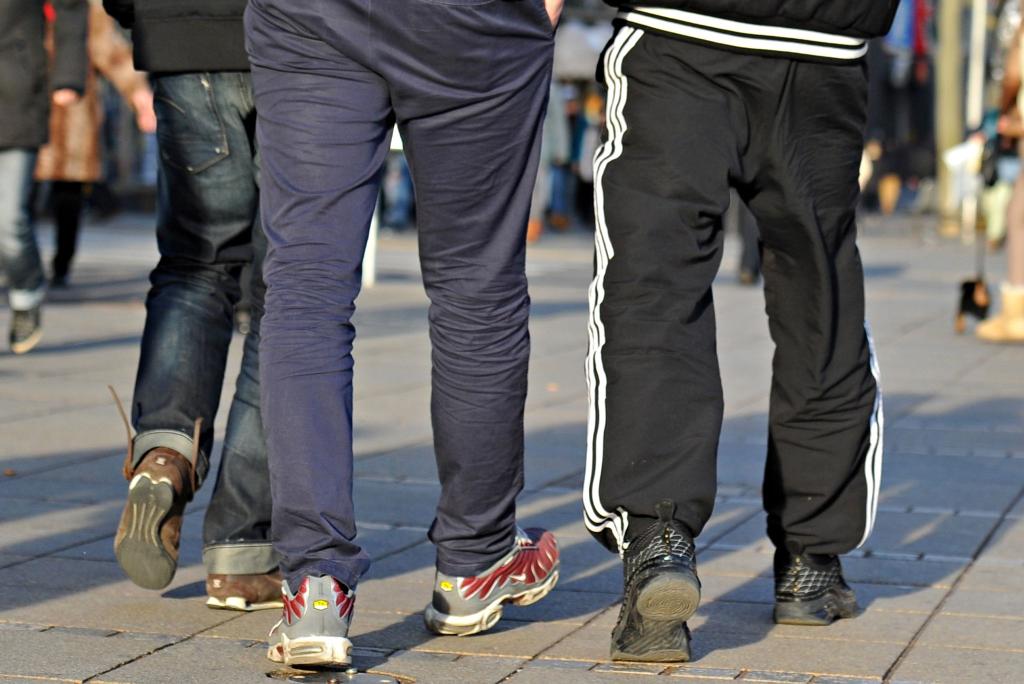 Ein Jogginghosen-Verbot an einer Schule in Wermelskirchen schlägt hohe Wellen. - Foto: Jan-Philipp Strobel/dpa