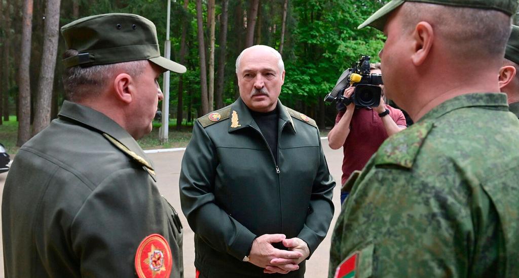 Will nicht verraten, um wieviele Atomwaffen es sich handelt: Alexander Lukaschenko. - Foto: Belarus' Presidential Press Office/AP/dpa