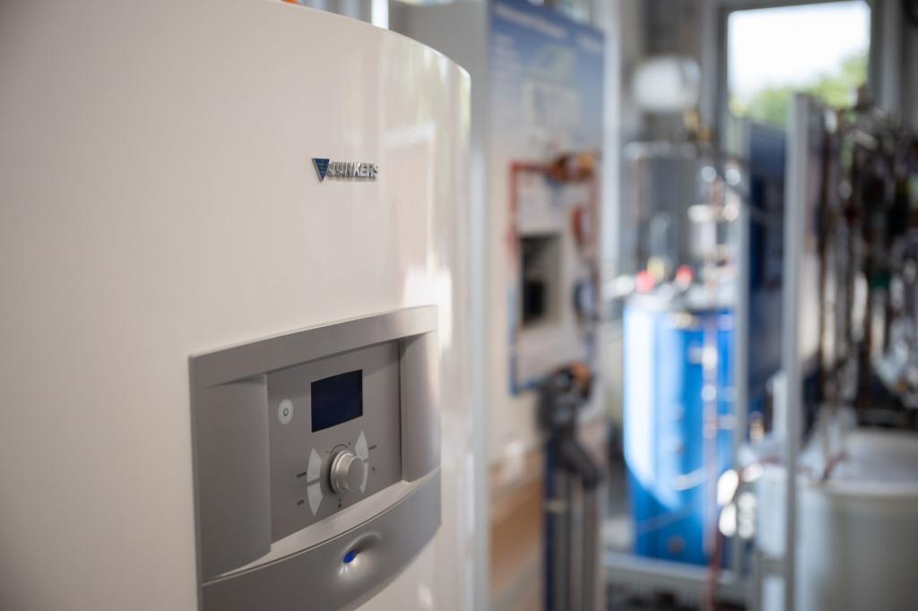 Laut Prognose des Bundesverbands Wärmepumpe wird der Absatz von Wärmepumpen in diesem Jahr voraussichtlich auf bis zu 350.000 Einheiten steigen. - Foto: Sebastian Christoph Gollnow/dpa