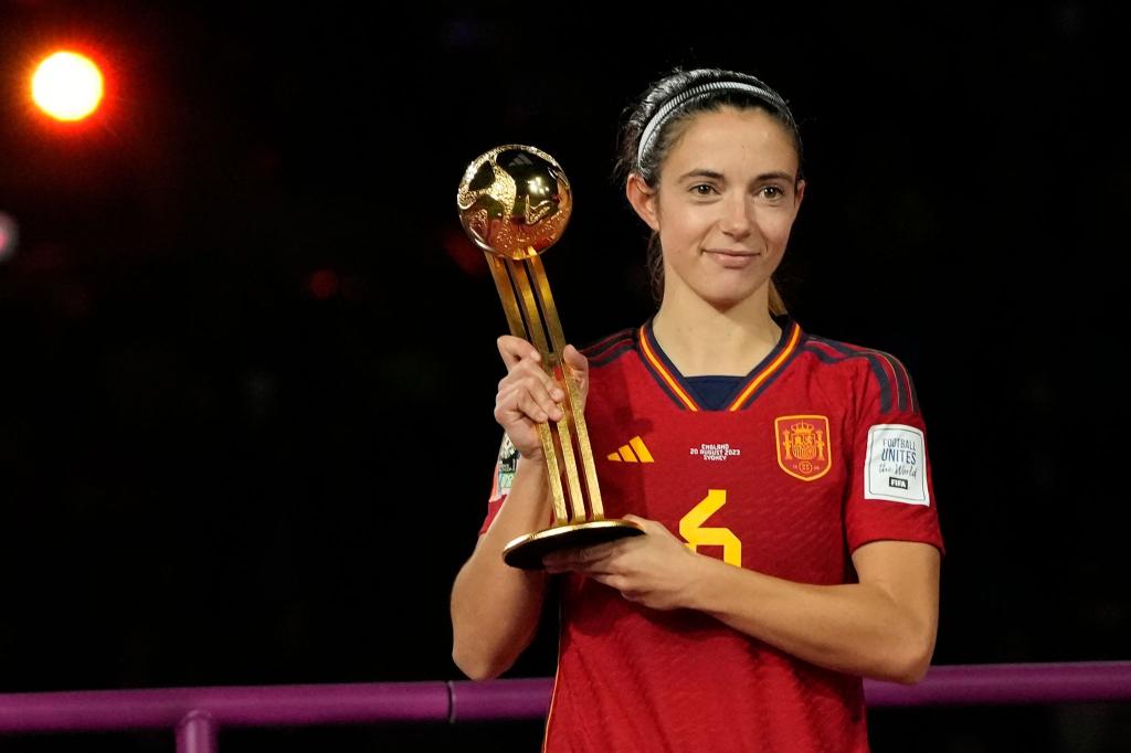Die Spanierinnen um Aitana Bonmatí sind weiter im Streik. - Foto: Rick Rycroft/AP/dpa