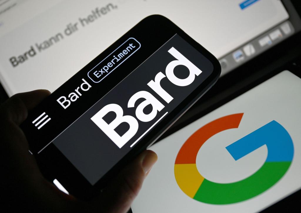 Der Google-Chatbot Bard soll falsche Fakten in den Antworten des KI-Systems erkennen können. - Foto: Arne Dedert/dpa