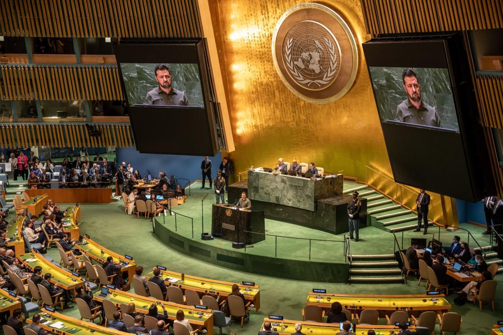 Bei einer Rede vor der UN-Vollversammlung in New York hat der ukrainische Präsident Wolodymyr Selenskyj Russlands Krieg gegen sein Land als Angriff auf die gesamte Welt dargestellt. - Foto: Michael Kappeler/dpa