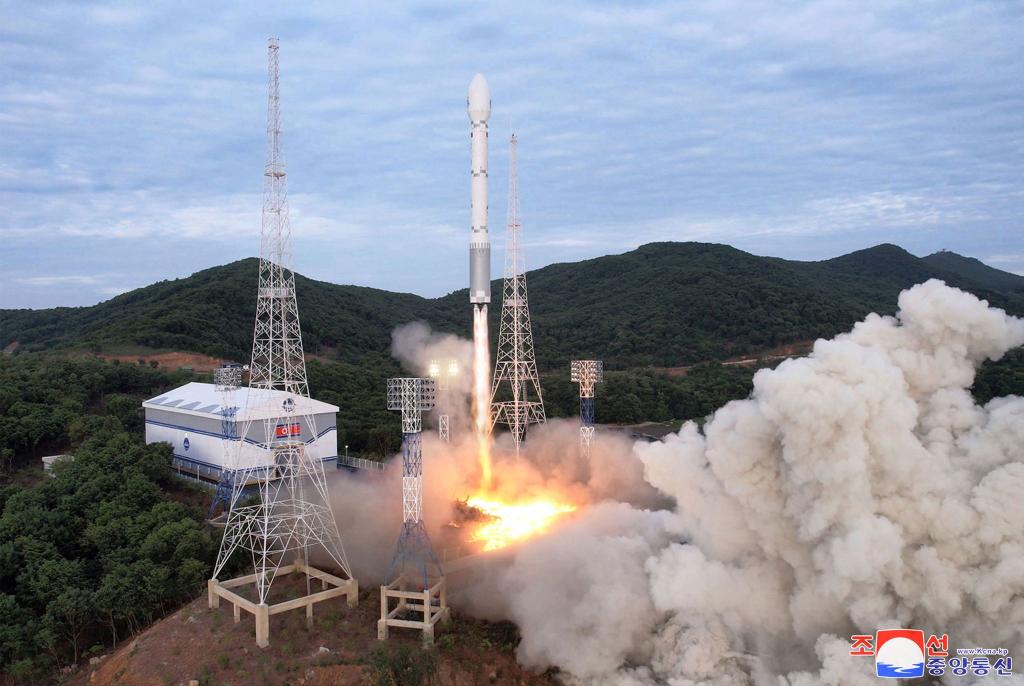 Start einer Trägerrakete «Chollima-1» vom Seohae Satelliten Start Komplex an der Westküste Nordkoreas (Archivbild). - Foto: -/kcna/dpa