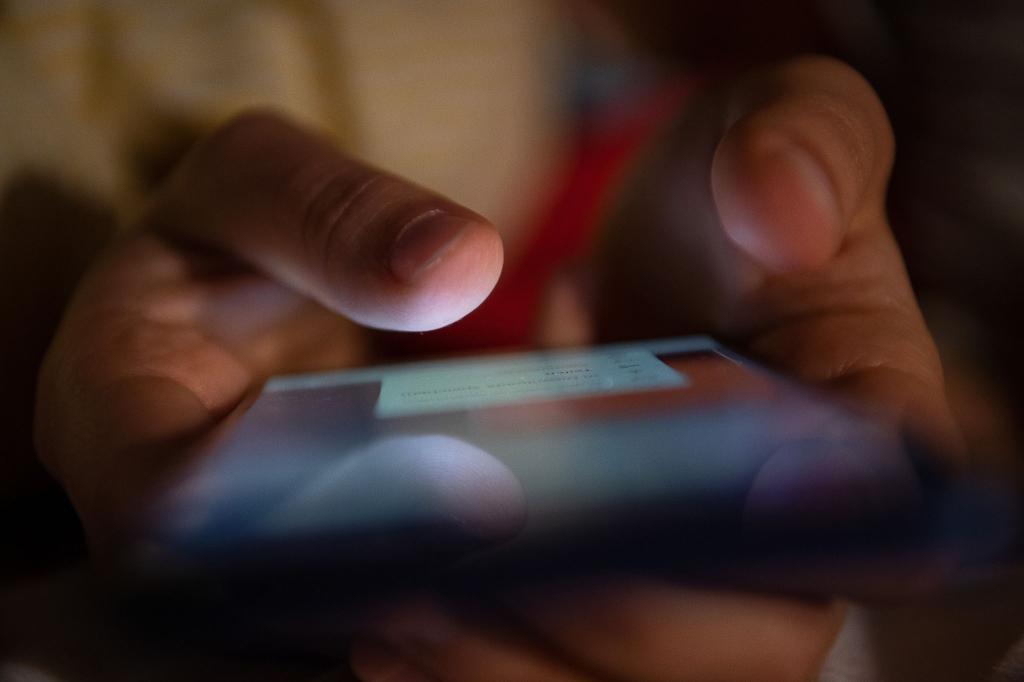 Bei nur einigen Tagen ohne die Nutzung von Social Media halten sich positive und negative Auswirkungen laut einer Studie eher die Waage. - Foto: Sebastian Gollnow/dpa