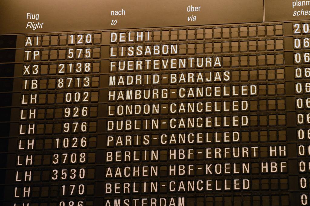 Nach den Warnstreiks des Lufthansa-Bodenpersonals wird wieder verhandelt. - Foto: Ardavan Safari/dpa