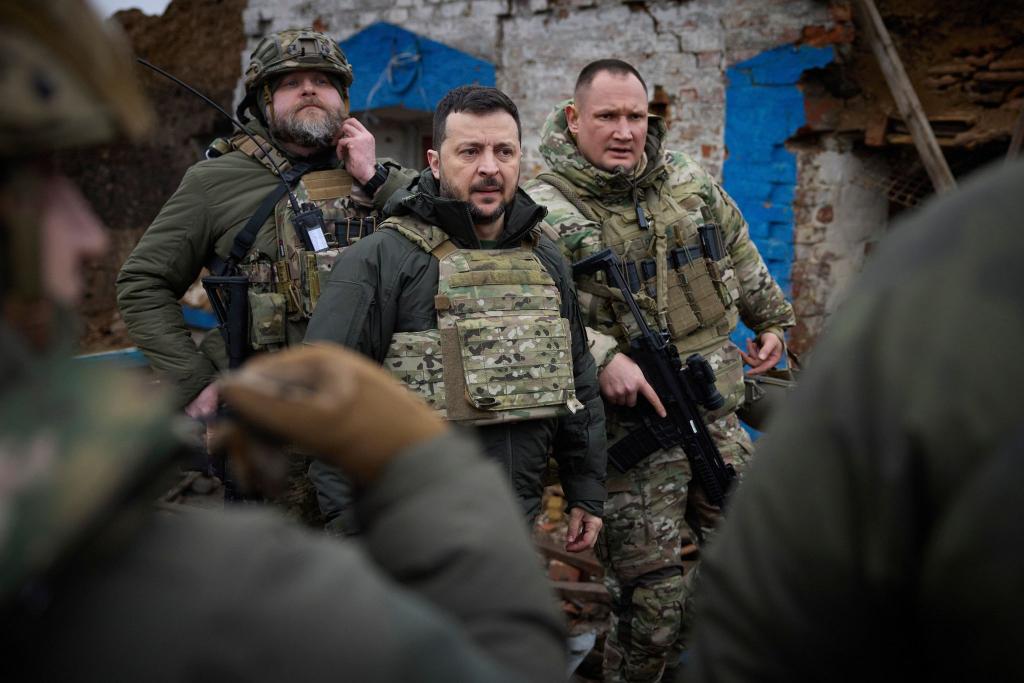 Wolodymyr Selenskyj hat die ukrainische Militärspitze umgebaut. - Foto: Uncredited/Ukrainian Presidential Press Office/AP/dpa