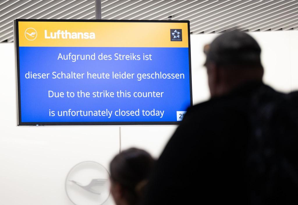 Bald wieder Streik? Die Lufthansa befindet sich gleich in mehreren Tarifkonflikten. - Foto: Boris Roessler/dpa