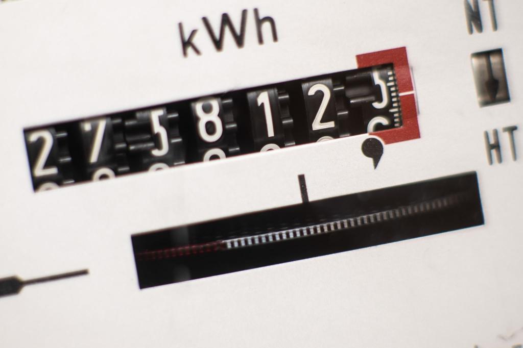 Strom kostete die Verbraucherinnen und Verbraucher im zweiten Halbjahr 2023 durchschnittlich 41,75 Cent je Kilowattstunde (Symbolbild). - Foto: Sebastian Gollnow/dpa