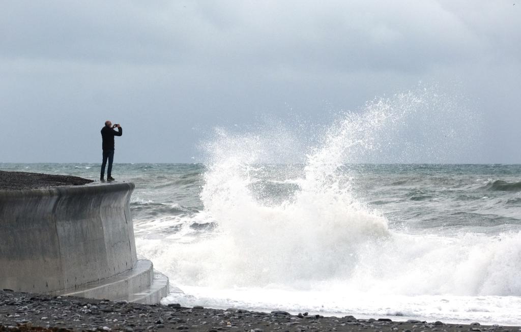 Es tost und braust das Meer: Impressionen aus dem Südosten Cornwalls. - Foto: Matt Keeble/PA Wire/dpa