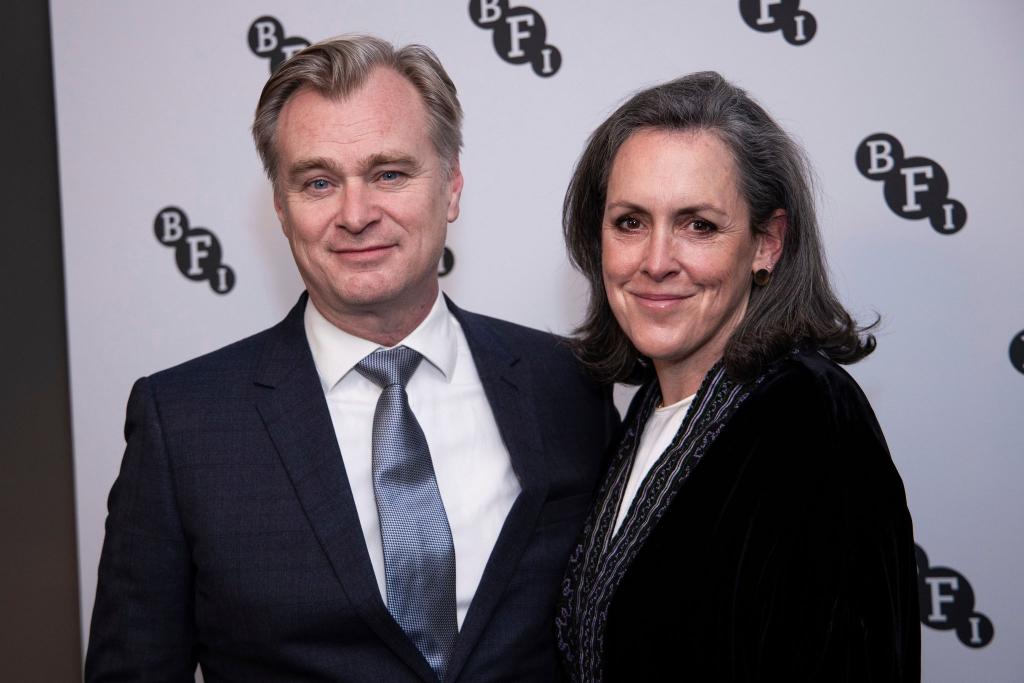 Christopher Nolan und Emma Thomas erhalten den Ritterschlag. - Foto: Vianney Le Caer/Invision/dpa
