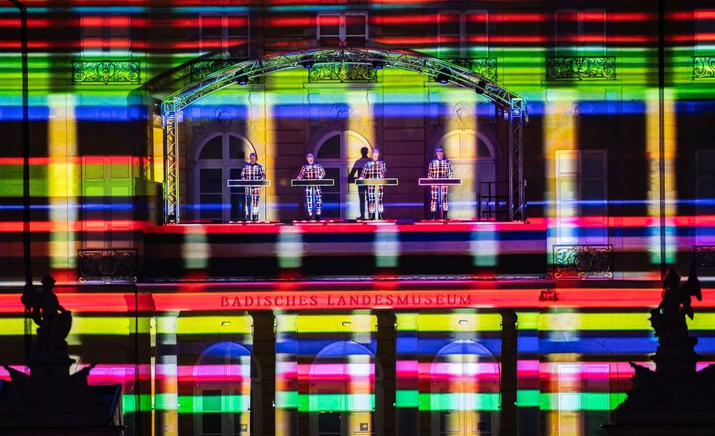 Kraftwerk spielt Mitte September in Dresden das einzige Deutschland-Konzert in diesem Jahr. - Foto: Uli Deck/dpa