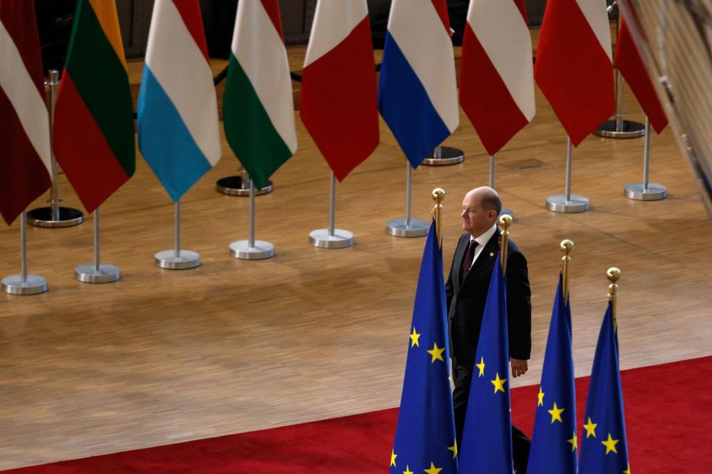 Bundeskanzler Olaf Scholz beim EU-Gipfel in Brüssel. - Foto: Omar Havana/AP/dpa