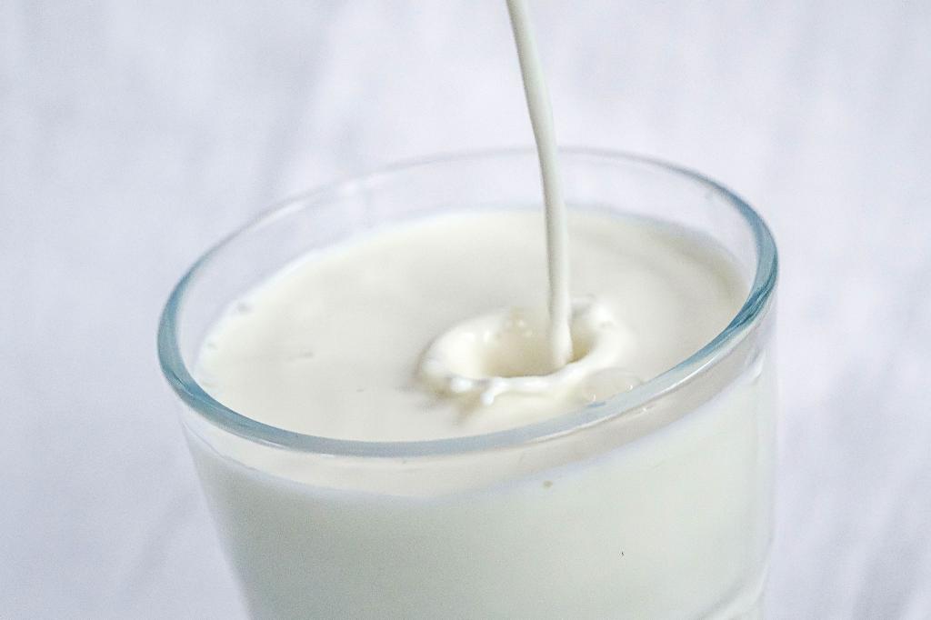 In den USA sollte derzeit lediglich pasteurisierte Milch konsumiert werden. - Foto: Sina Schuldt/dpa
