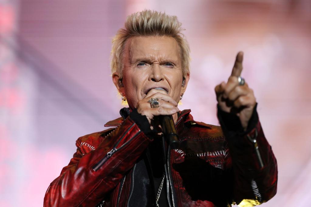Der britische Sänger Billy Idol startete in den USA richtig durch. - Foto: Ginnette Riquelme/AP/dpa