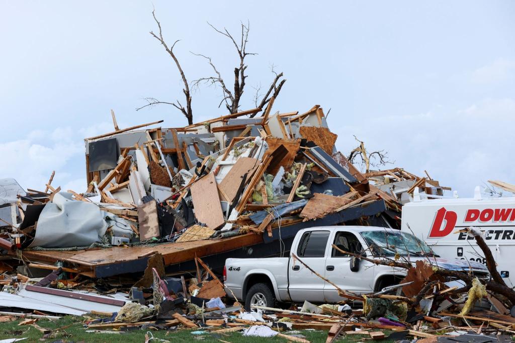 In dem US-Bundesstaat Nebraska haben gleich mehrere Tornados schwere Schäden angerichtet. - Foto: Nikos Frazier/Omaha World-Herald/AP/dpa