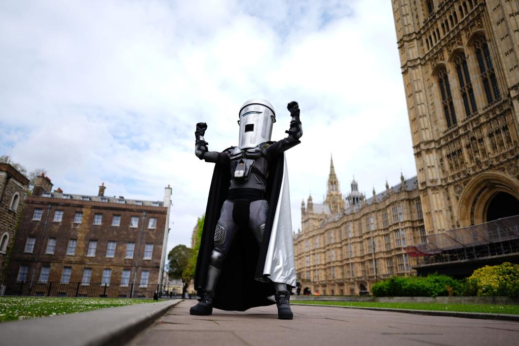 Quatschkandidaten wie Count Binface alias Komiker Jon Harvey haben in Großbritannien Tradition. - Foto: Aaron Chown/PA Wire/dpa