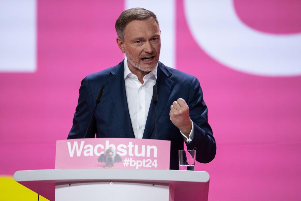 «Die Wirtschaftswende ist das beste Demokratiefördergesetz, das man haben kann»: FDP-Chef Christian Lindner. - Foto: Hannes P Albert/dpa