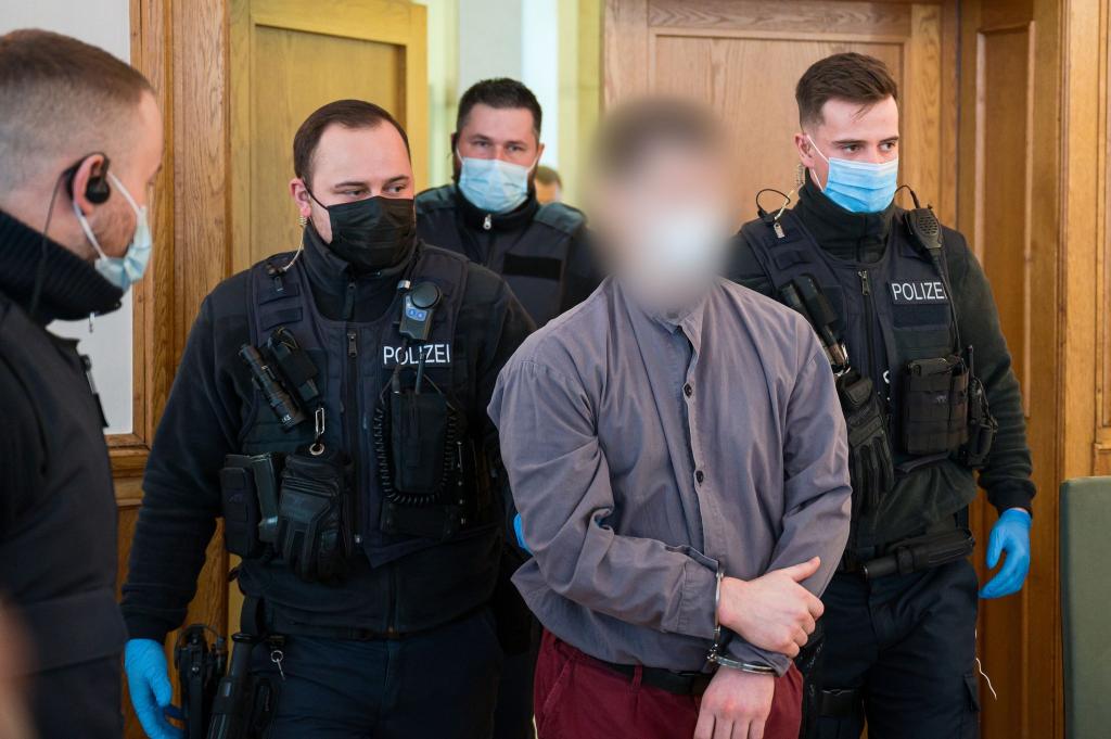Der verurteilte zweifache Polizistenmörder stand erneut vor Gericht (Archivbild). - Foto: Oliver Dietze/dpa